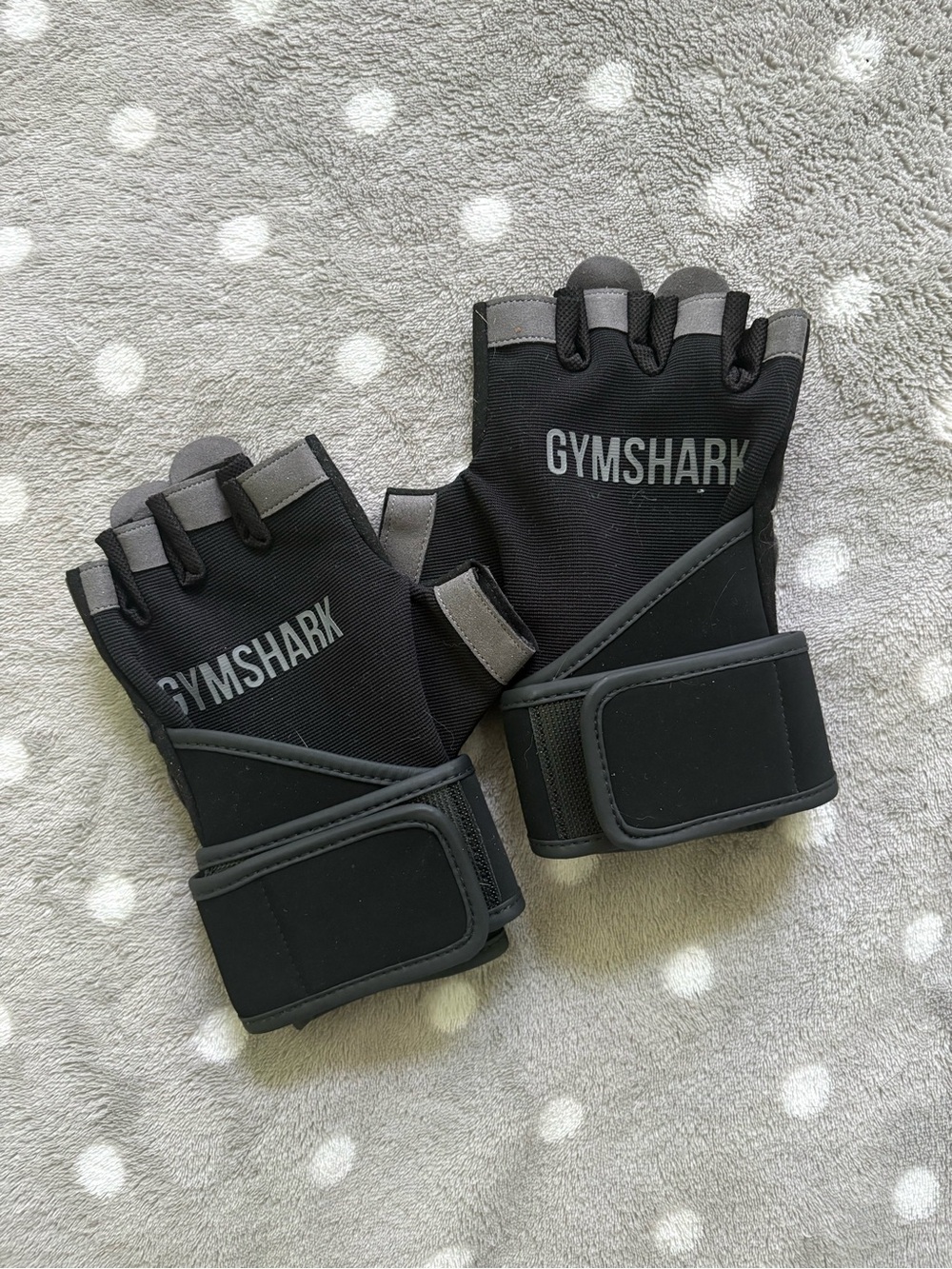 Gymshark Weightlifting Gloves Black Padded Wrist Wrap Training Gloves